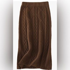 Body con knit skirt. Knee length.